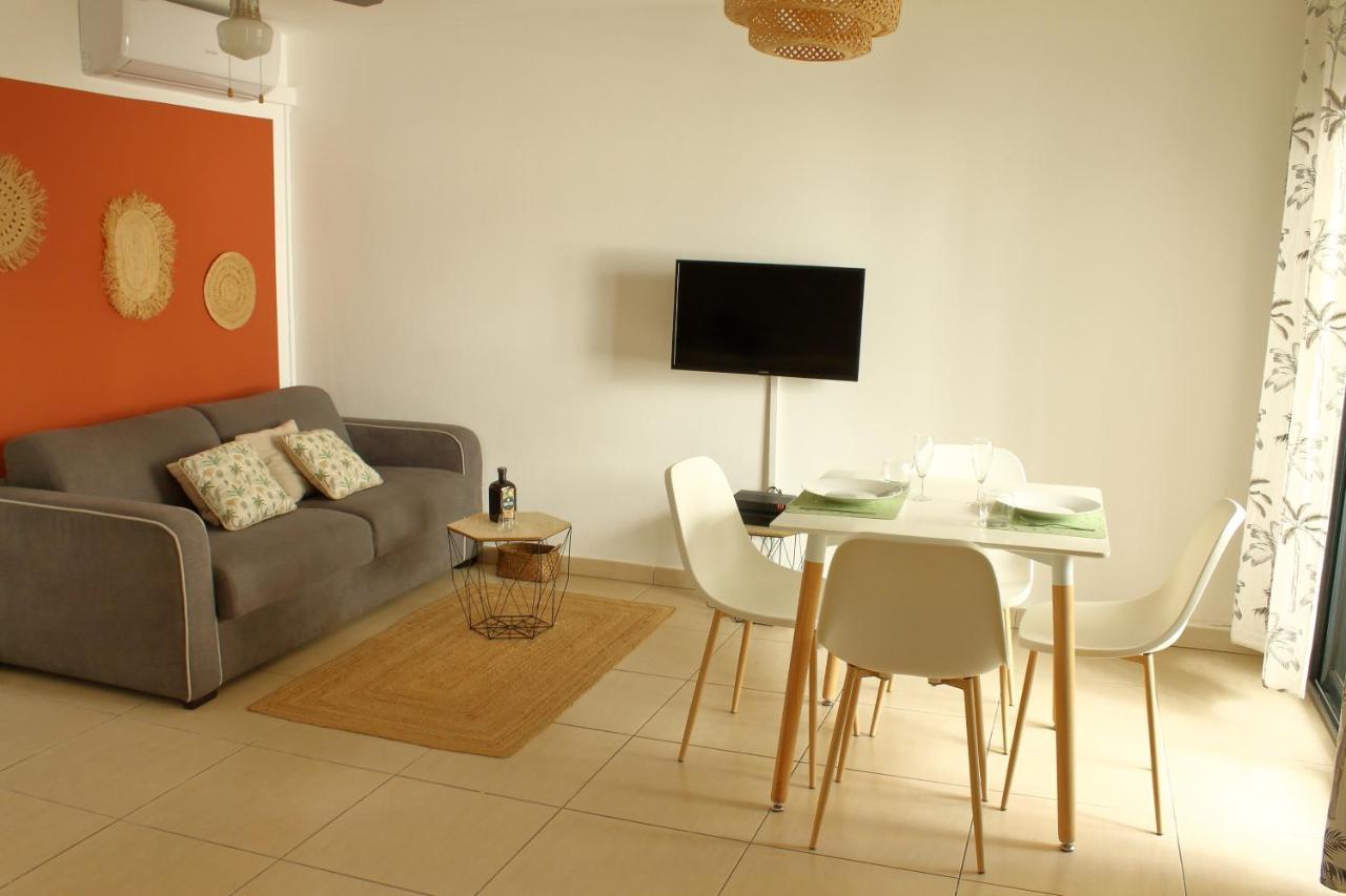 Appartement Fleur de Prunier à Saint Pierre Extérieur photo